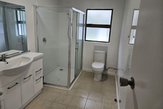 3-Bedroom House bathroom